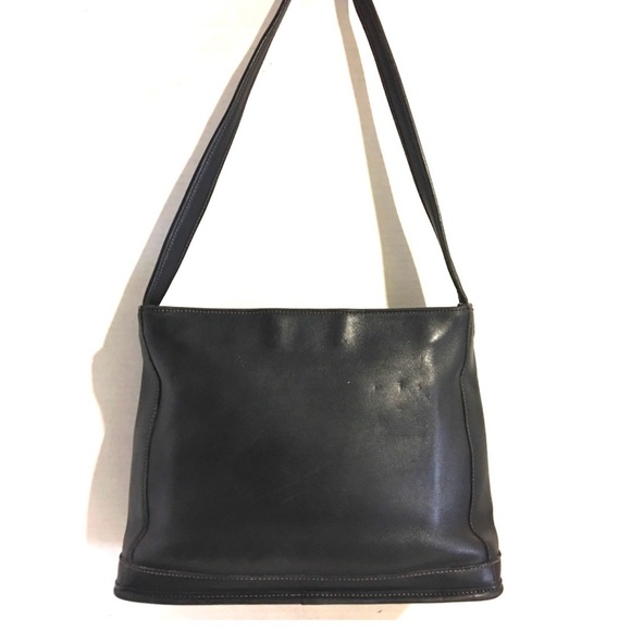 Coach vintage black leather shoulder handbag - Picture 2 of 9